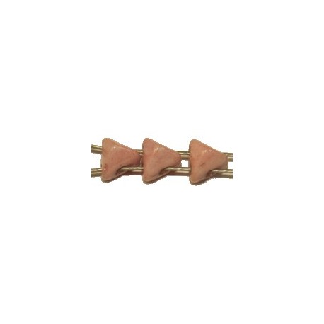 Tila driehoek Stud 5,7mm oudrose 25stuks