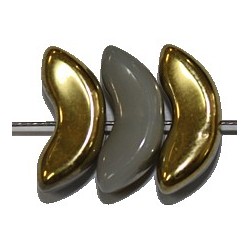 Boogkraal 6,25x14mm metallic goud/melkwit 10st.