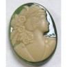 camee 34x26mm groen/creme geverfd